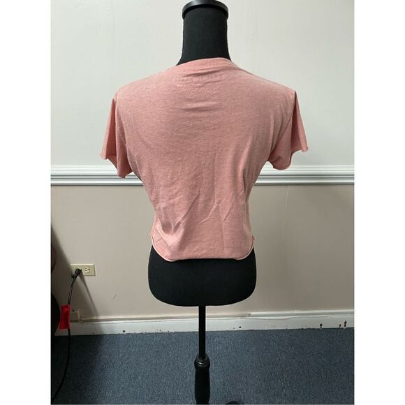 ‘Stuck on You’ Shrimp & Grits Cropped Short Sleeve Tee - Picture 3 of 4